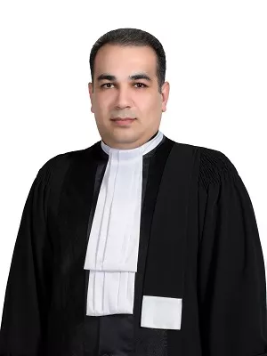 جناب-آقای-آرش-پاکسار-وکیل-پایه-یک-دادگستری